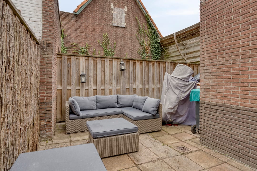 Photo 37 of Middenstraat 1