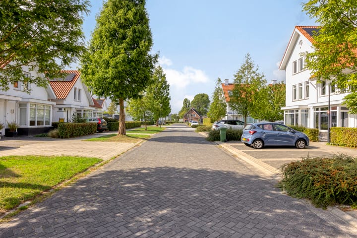 Foto 31 van Dominee Van Ingenstraat 8