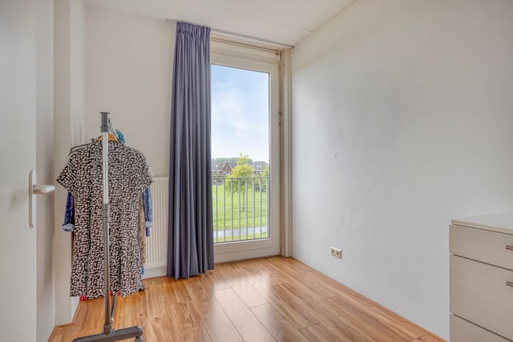 Foto 22 van Weegbree 25