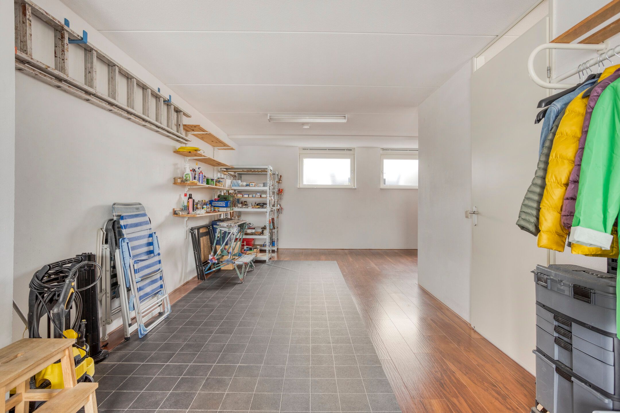 Foto 30 van Weegbree 25