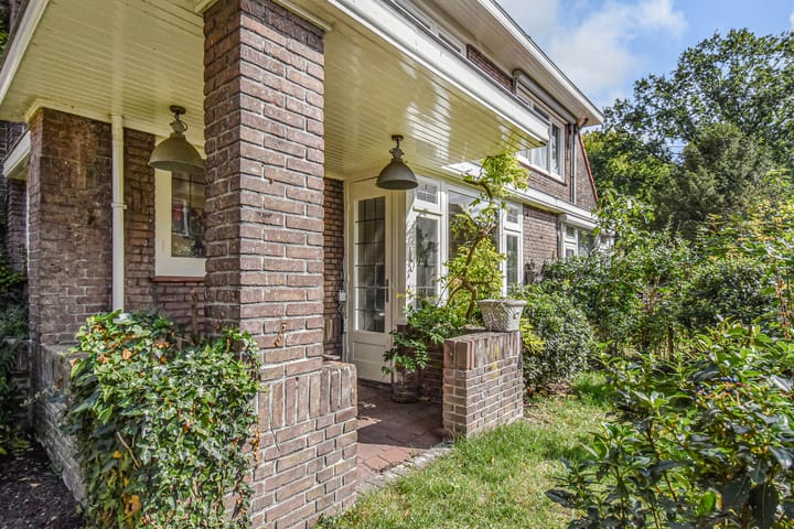 Photo 4 of Den Burghstraat 27