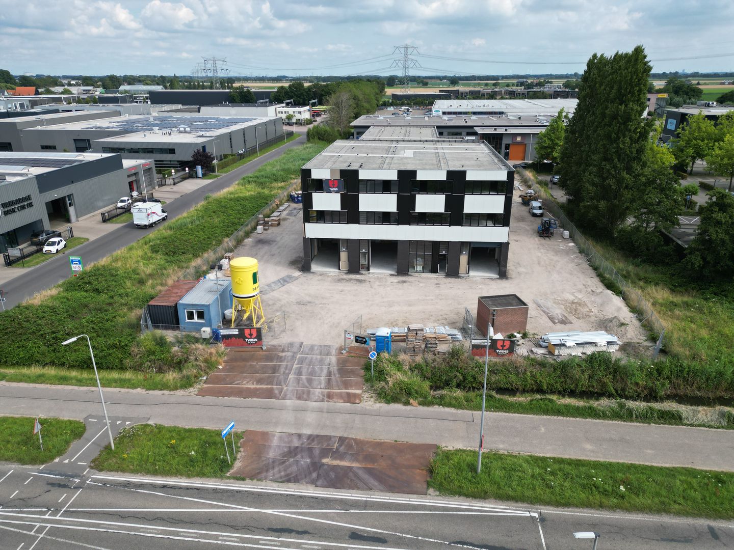 View photo 2 of Reedijk 8-F3