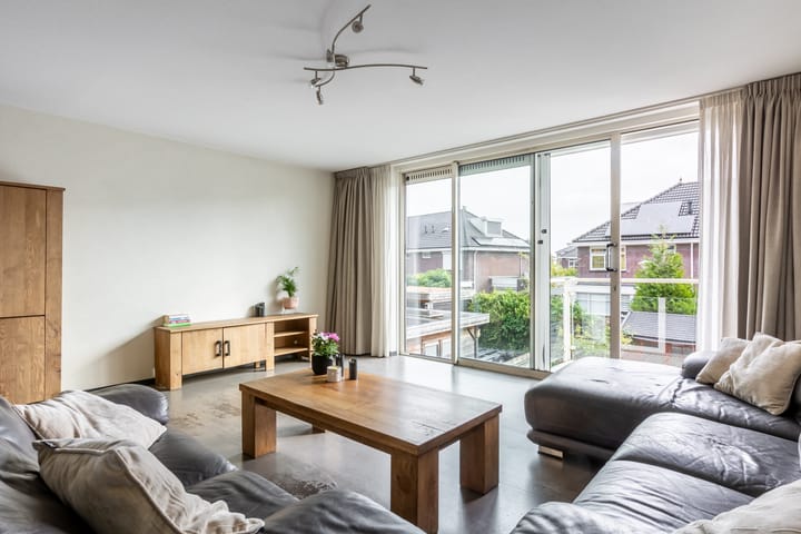 Photo 10 of Westeinde 38