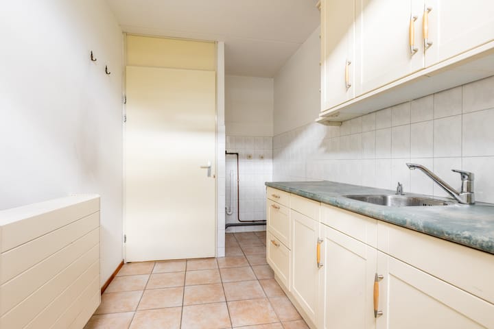 Photo 36 of Westeinde 38