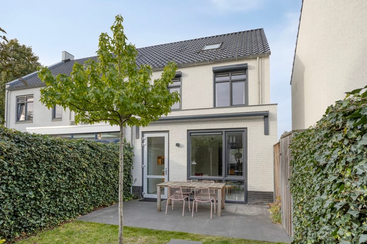 Photo 18 of Burgemeester Houbenplein 6