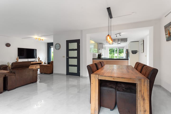 Photo 12 of Jan Wildschutstraat 24