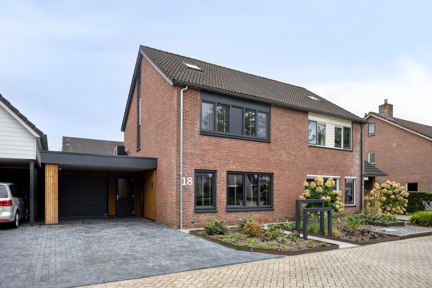 Foto 44 van Baron Mackaystraat 18