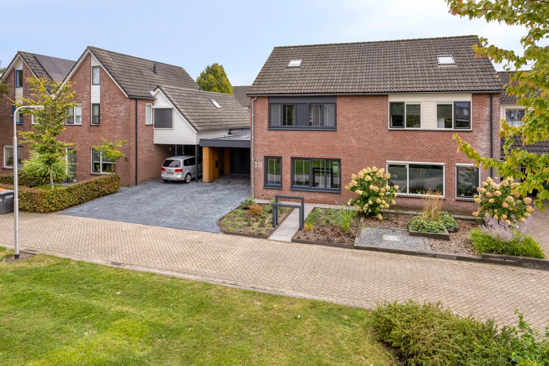 Foto 46 van Baron Mackaystraat 18