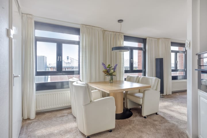 Foto 14 van Sphinxlunet 62-H