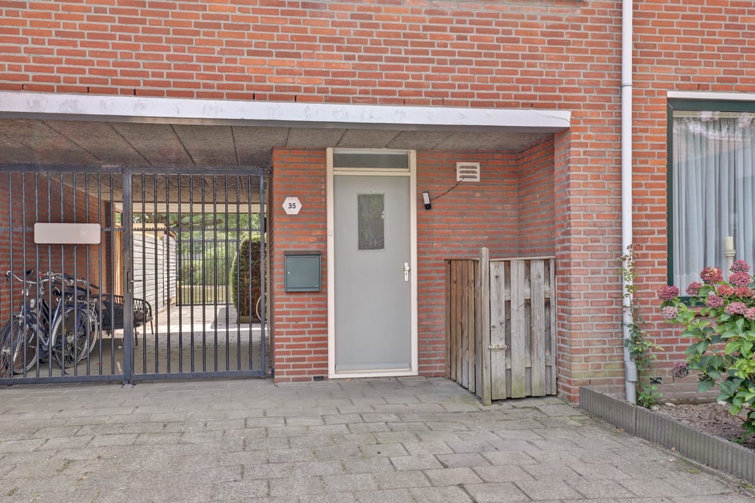 Foto 2 van Aronskelk 35