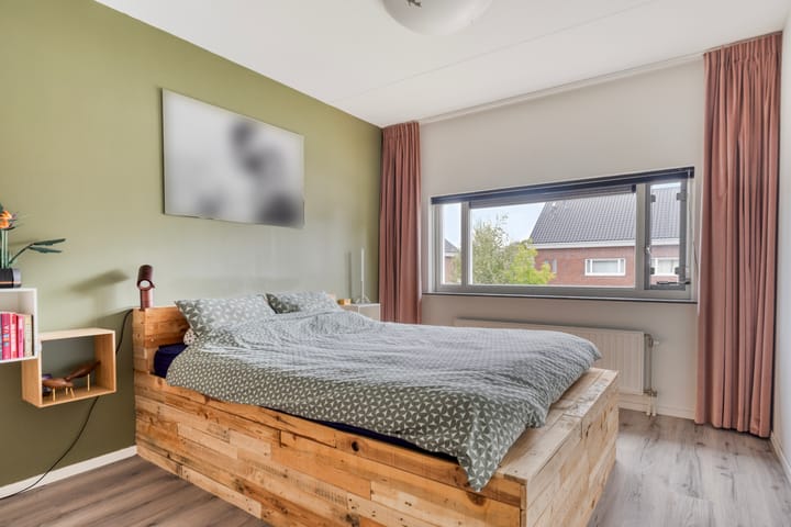 Foto 12 van Ribesstraat 3