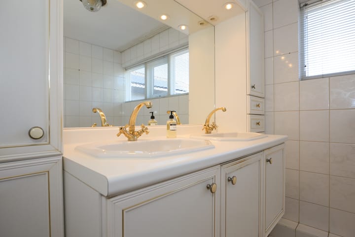 Photo 47 of Dr Schaepmanlaan 2-A