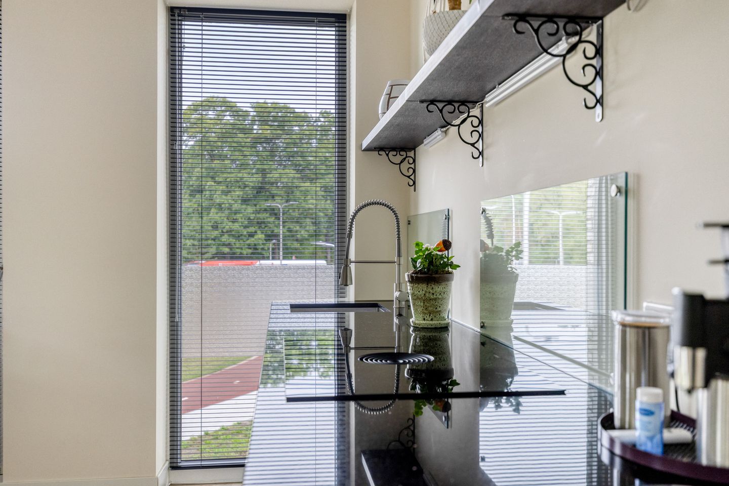 Photo 10 of Reeshofweg 44