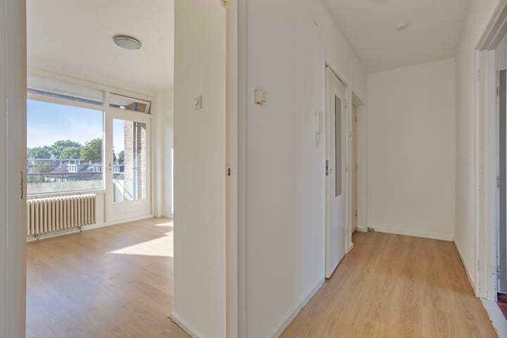 Photo 13 of Floriszstraat 61-3