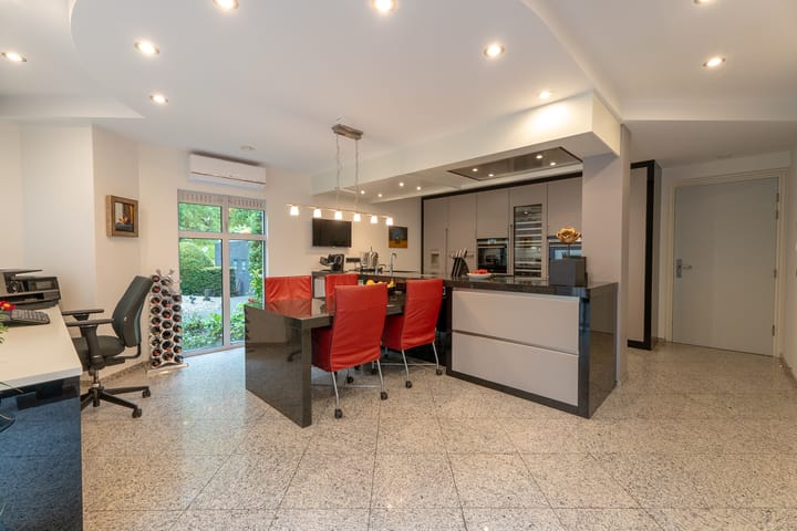 Photo 13 of Werkdroger 10