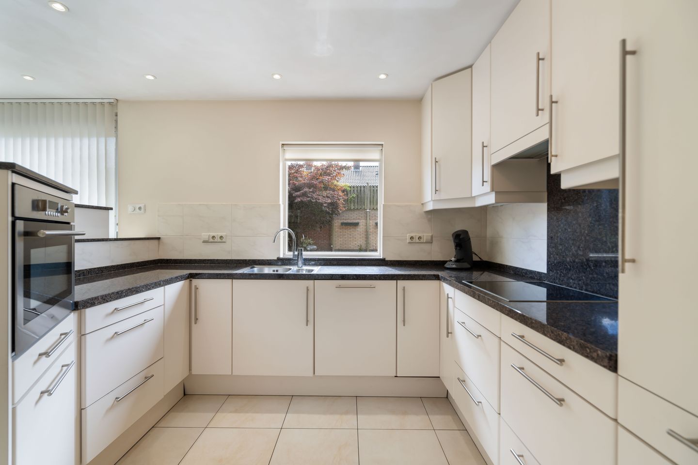 Foto 19 van Beatrixlaan 14