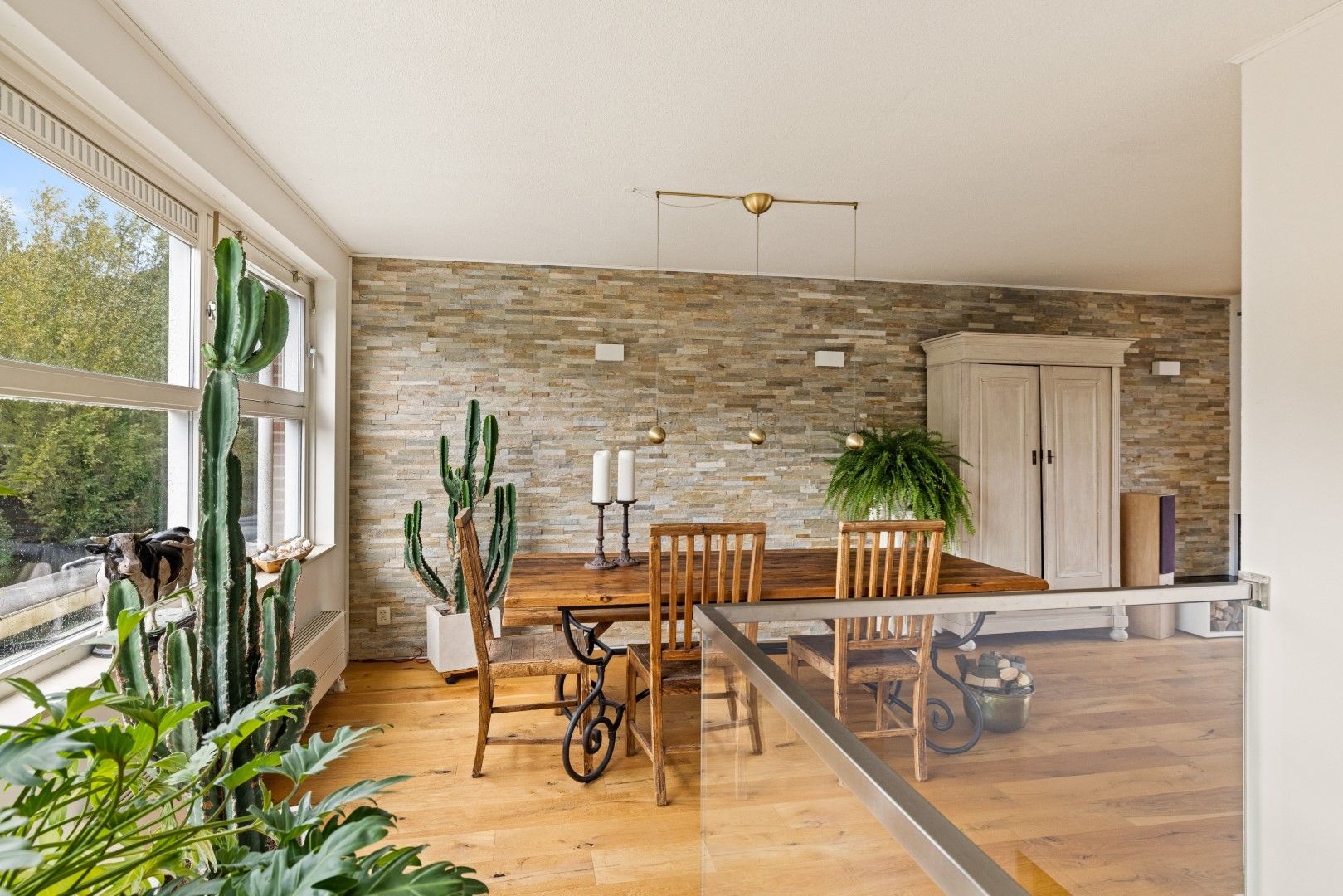 Photo 9 of Diopter 202