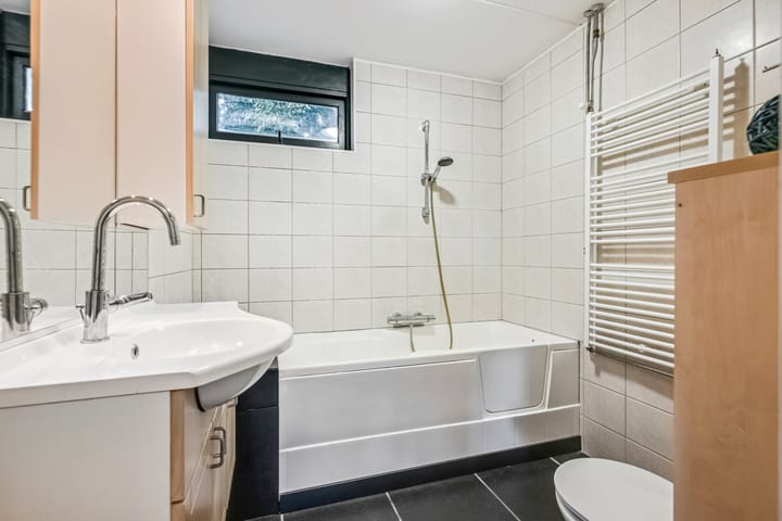 Foto 21 van Henriette Roland Holststraat 24