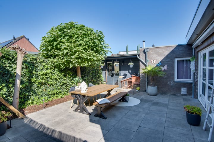 Photo 3 of Burgemeester J. Roseboomstraat 36