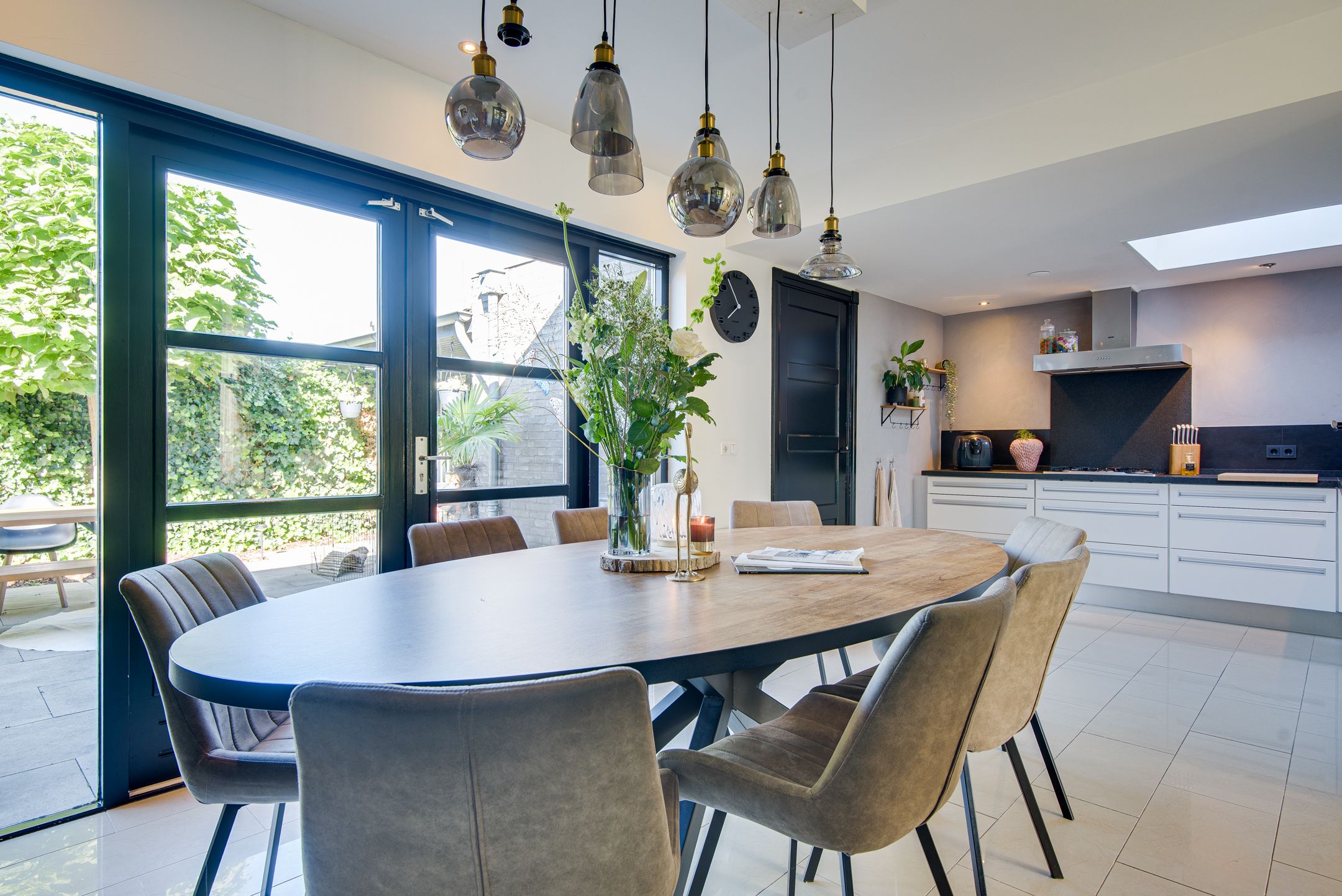 Photo 12 of Burgemeester J. Roseboomstraat 36