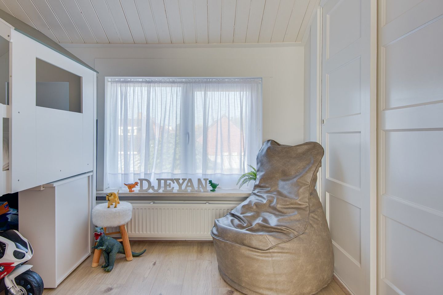 Photo 20 of Burgemeester J. Roseboomstraat 36