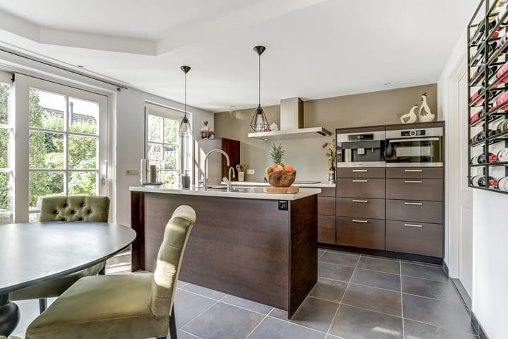 Foto 14 van Van Haarenstraat 9