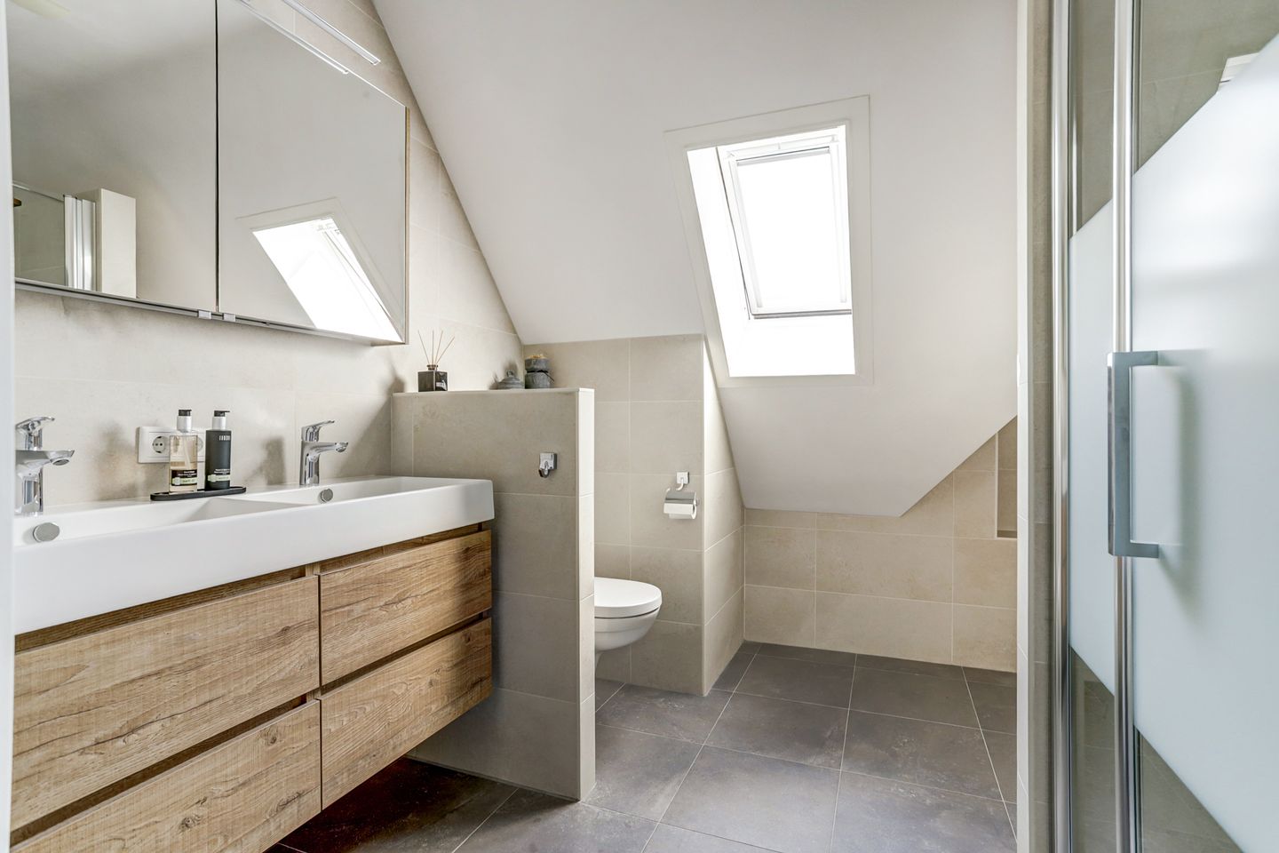 Foto 29 van Van Haarenstraat 9