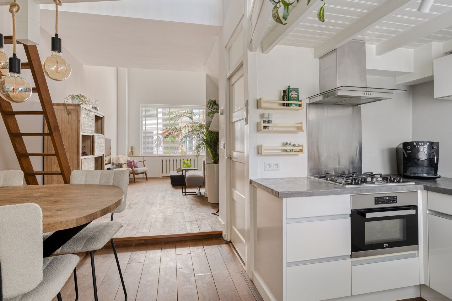 Photo 14 of Hoogstraat 15