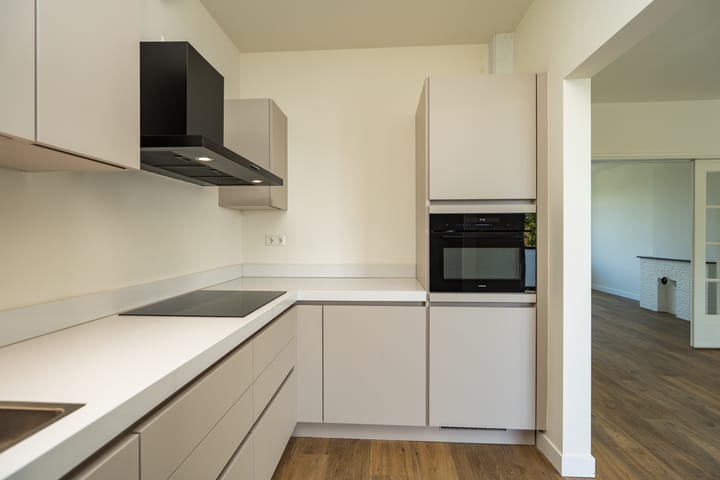 Foto 15 van Molukkenstraat 76