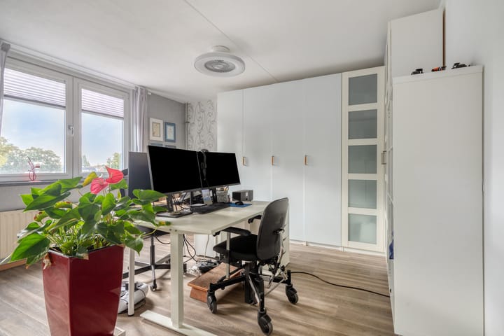 Photo 21 of Tempeststraat 7-A