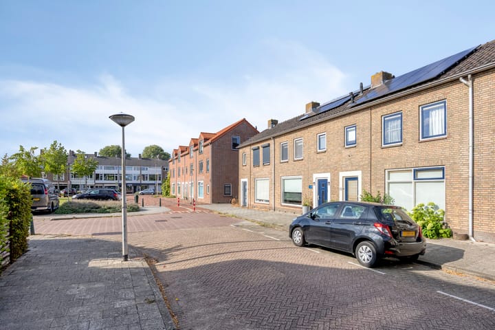 Photo 6 of Graaf van Egmondstraat 11