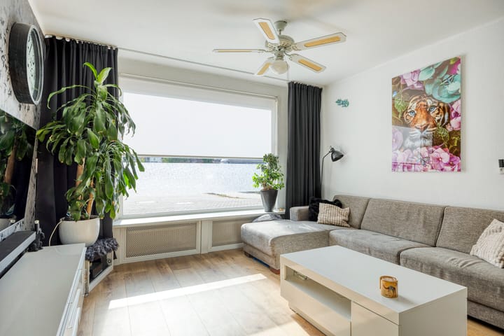 Photo 11 of Graaf van Egmondstraat 11