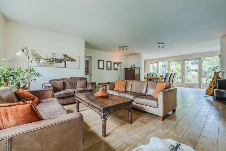 Foto 2 van Zwartmoeren 10