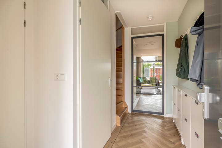 Photo 6 of Ambachtssingel 74