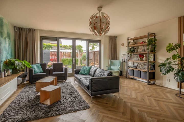 Photo 9 of Ambachtssingel 74