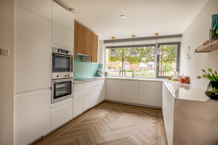 Photo 14 of Ambachtssingel 74