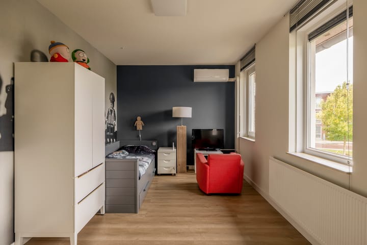 Photo 26 of Ambachtssingel 74