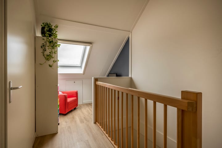 Photo 33 of Ambachtssingel 74