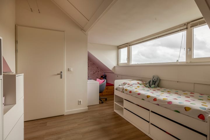 Photo 36 of Ambachtssingel 74