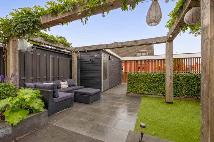 Photo 40 of Ambachtssingel 74