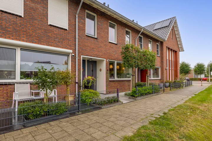 Photo 43 of Ambachtssingel 74