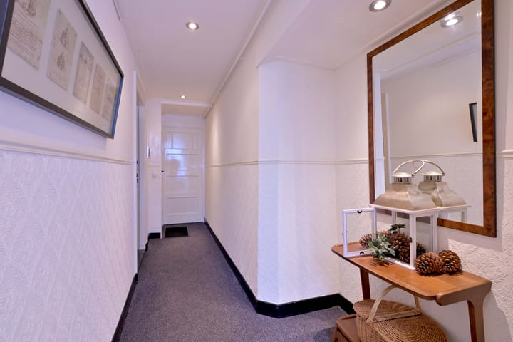 Photo 4 of Menstraat 15-A