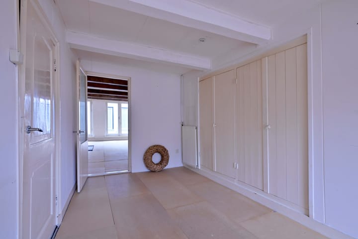 Photo 13 of Menstraat 15-A