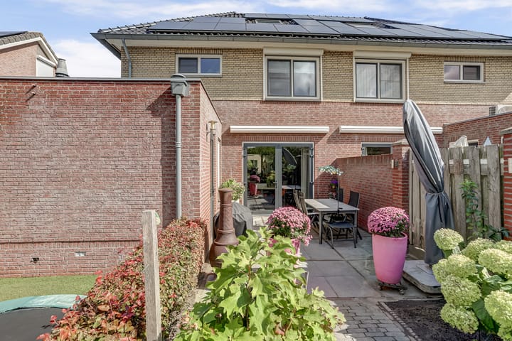Photo 2 of H.W. van Heelstraat 1-B