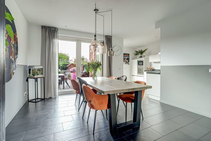 Photo 12 of H.W. van Heelstraat 1-B