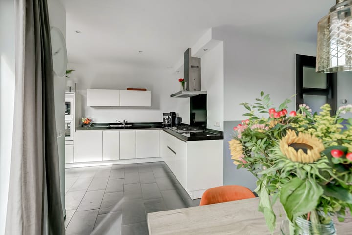 Photo 13 of H.W. van Heelstraat 1-B