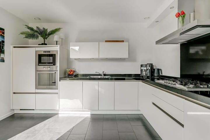 Photo 15 of H.W. van Heelstraat 1-B