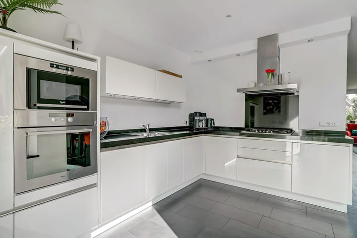 Photo 16 of H.W. van Heelstraat 1-B