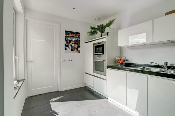 Photo 17 of H.W. van Heelstraat 1-B