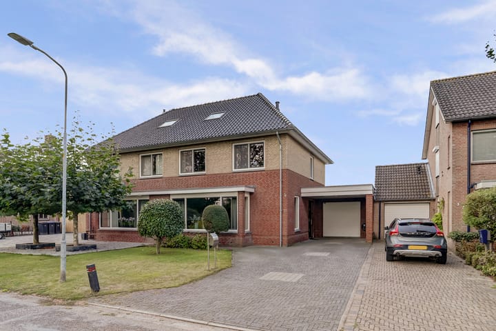 Photo 41 of H.W. van Heelstraat 1-B